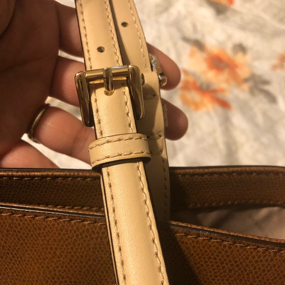 NWT Michael Kors Jet Set Tote - Picture 16 of 16